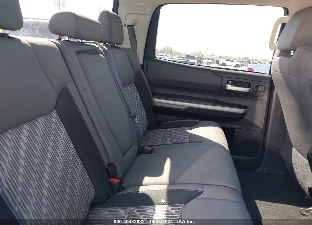 2018 TOYOTA TUNDRA SR5 5.7L V8 VIN: 5TFEY5F15JX229410