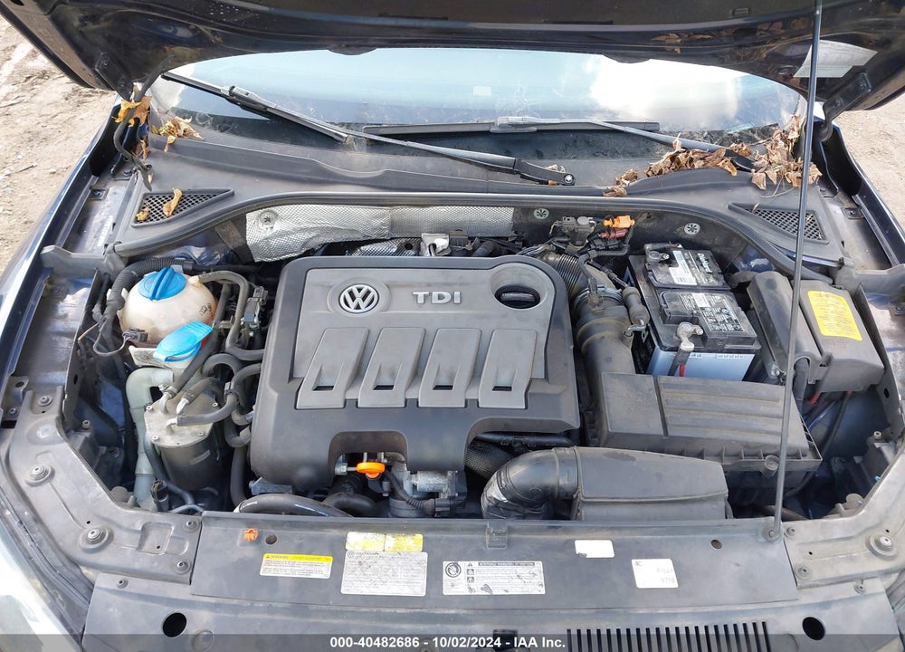 2013 VOLKSWAGEN PASSAT 2.0L TDI SE VIN: 1VWBN7A31DC036650