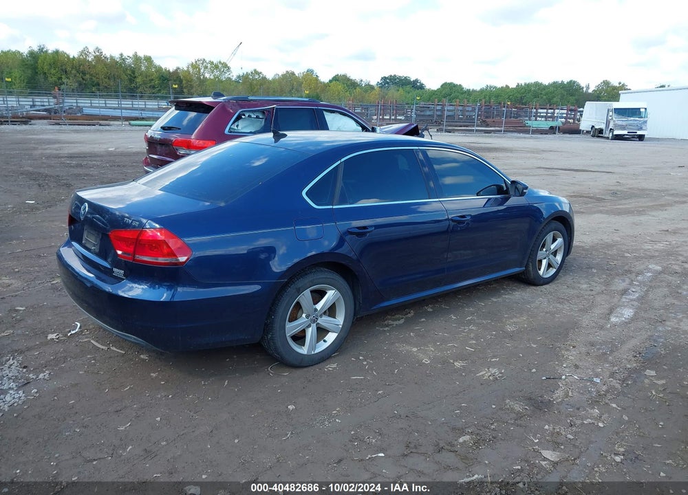 2013 VOLKSWAGEN PASSAT 2.0L TDI SE VIN: 1VWBN7A31DC036650