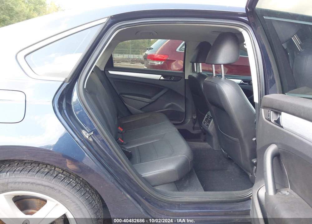 2013 VOLKSWAGEN PASSAT 2.0L TDI SE VIN: 1VWBN7A31DC036650