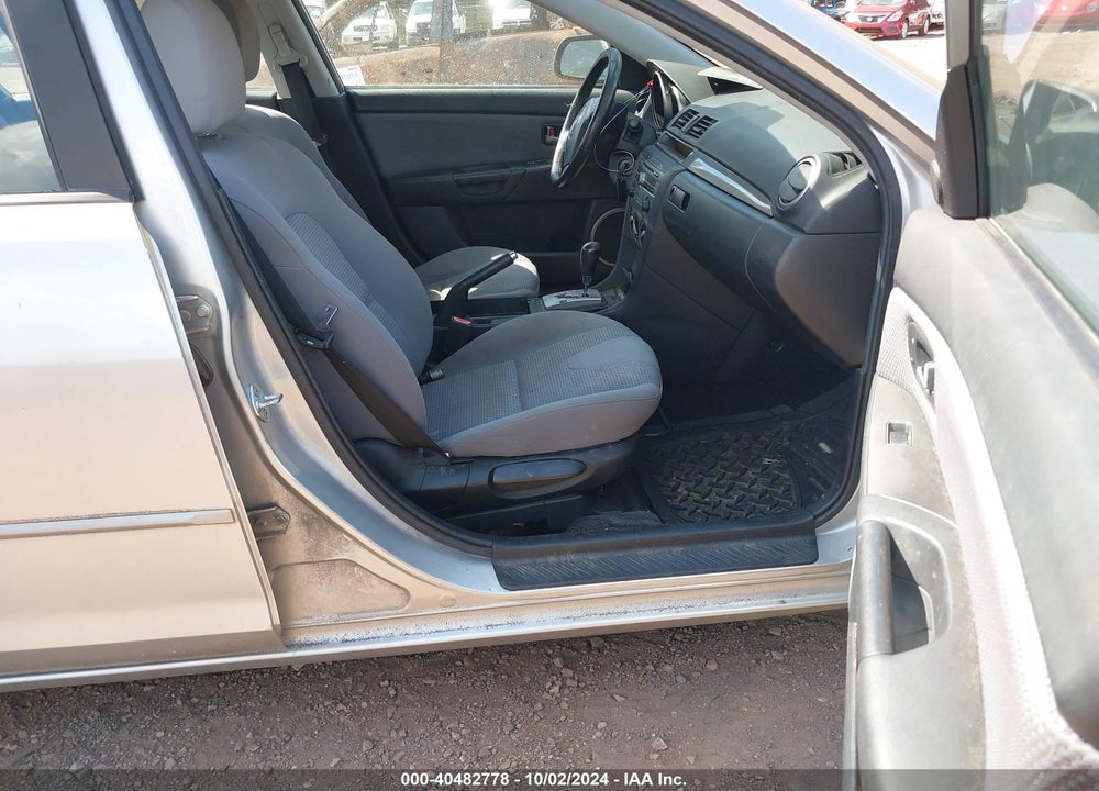 2007 MAZDA 3 S SPORT VIN: JM1BK123471641480