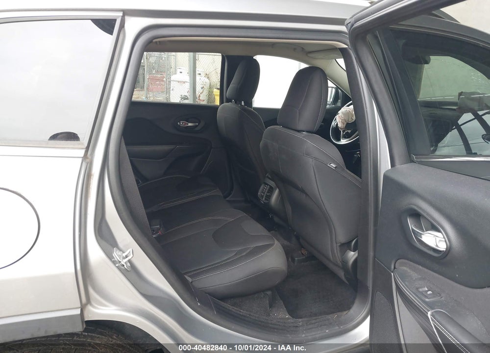 2015 JEEP CHEROKEE LATITUDE VIN: 1C4PJMCS1FW636352