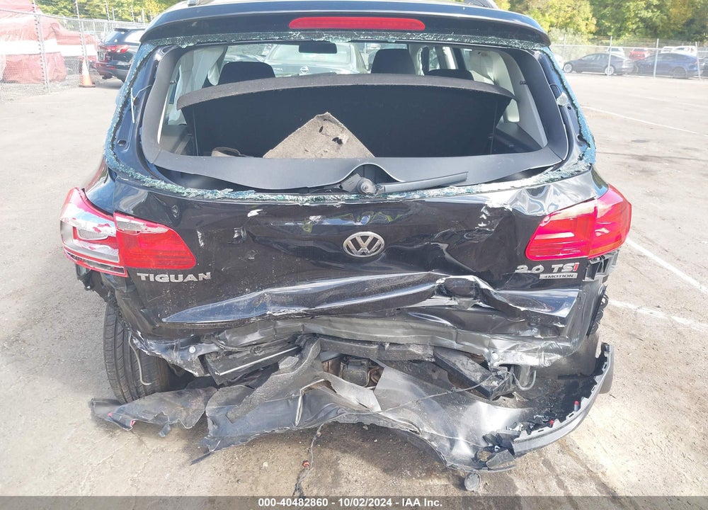 2015 VOLKSWAGEN TIGUAN S VIN: WVGBV7AX5FW579227