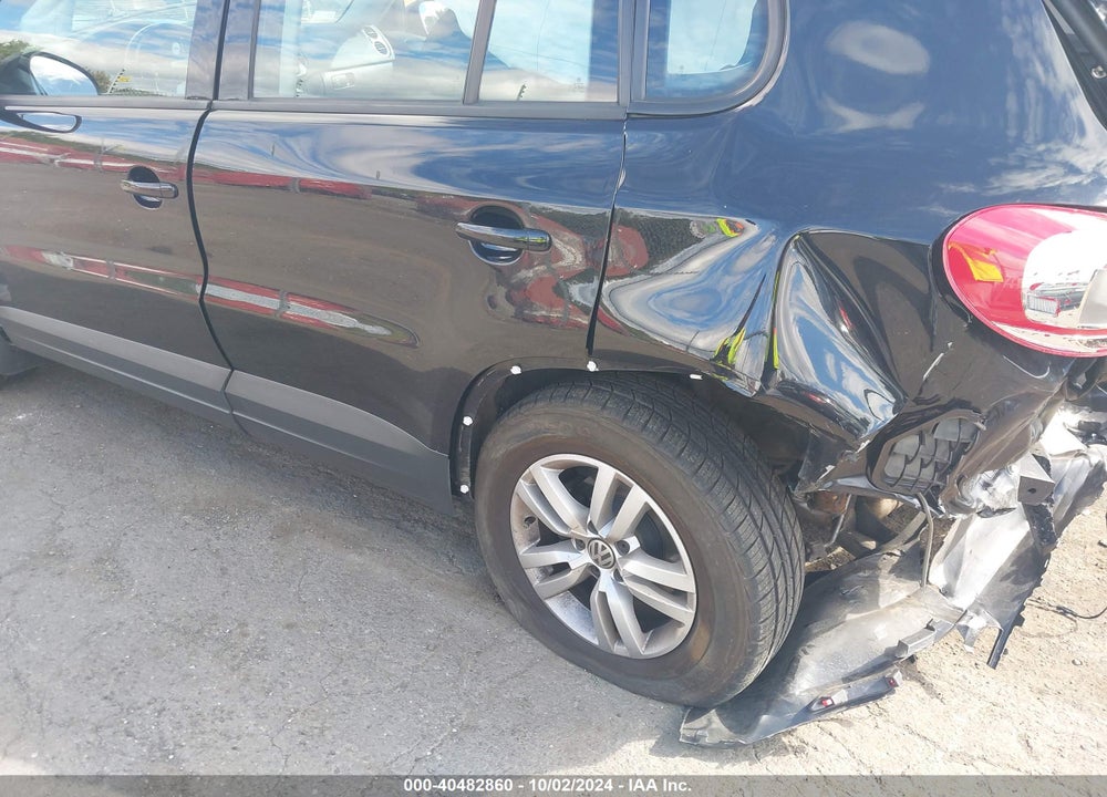 2015 VOLKSWAGEN TIGUAN S VIN: WVGBV7AX5FW579227
