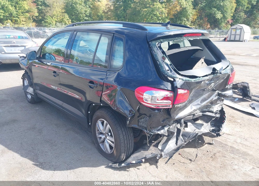 2015 VOLKSWAGEN TIGUAN S VIN: WVGBV7AX5FW579227