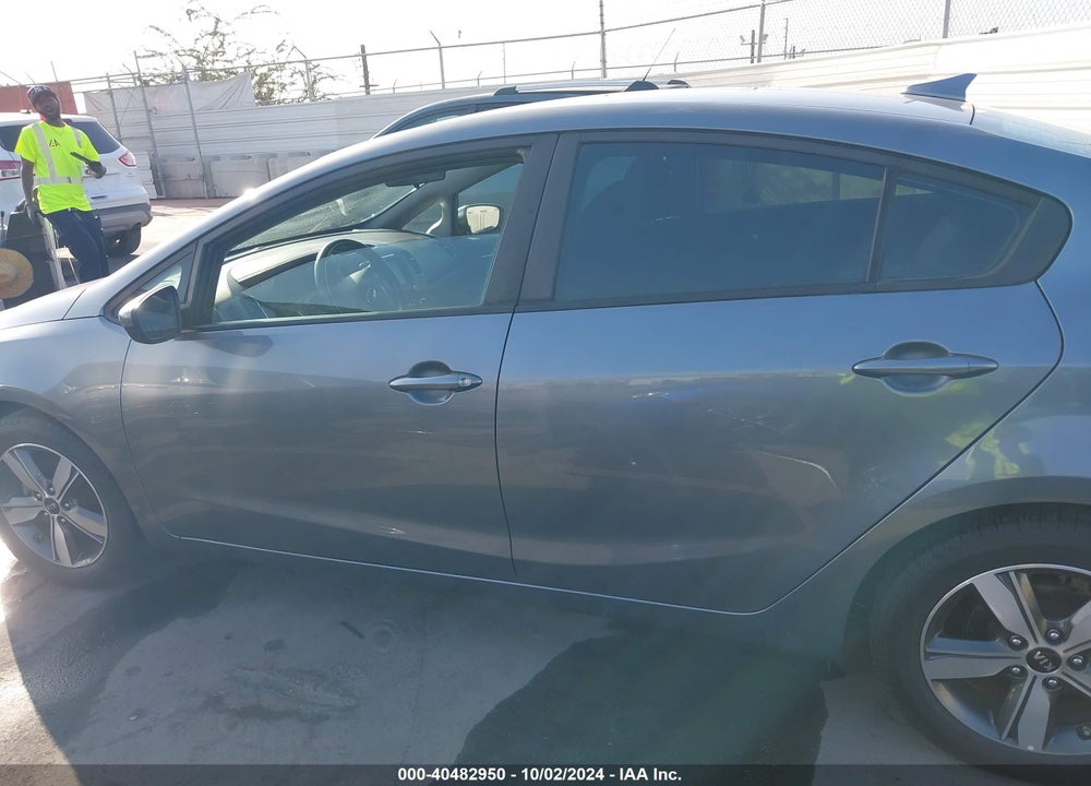 2018 KIA FORTE S VIN: 3KPFL4A70JE227363