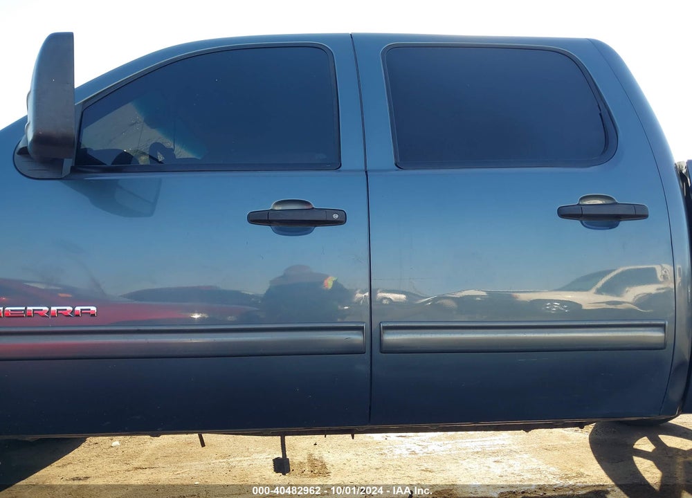 2009 GMC SIERRA 1500 SL VIN: 3GTEC13C59G182828