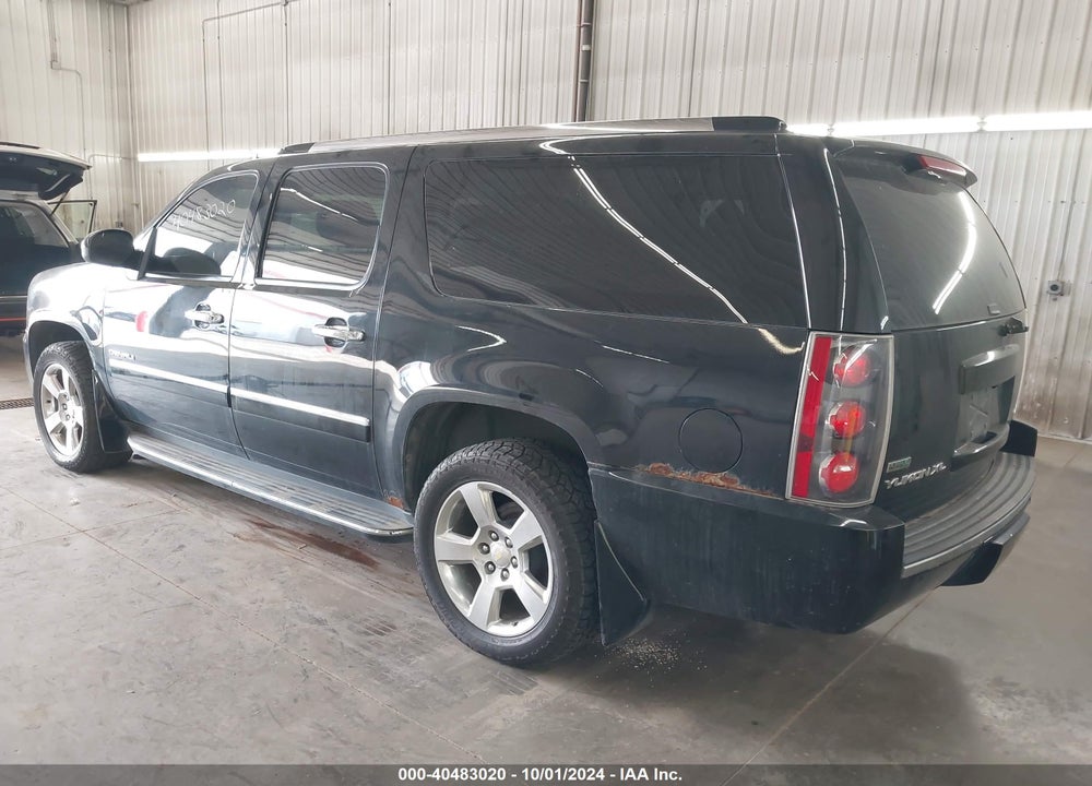 2011 GMC YUKON XL 1500 DENALI VIN: 1GKS2MEF0BR279508