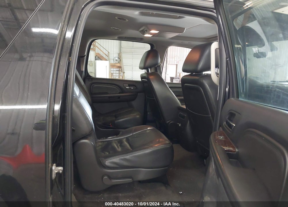 2011 GMC YUKON XL 1500 DENALI VIN: 1GKS2MEF0BR279508