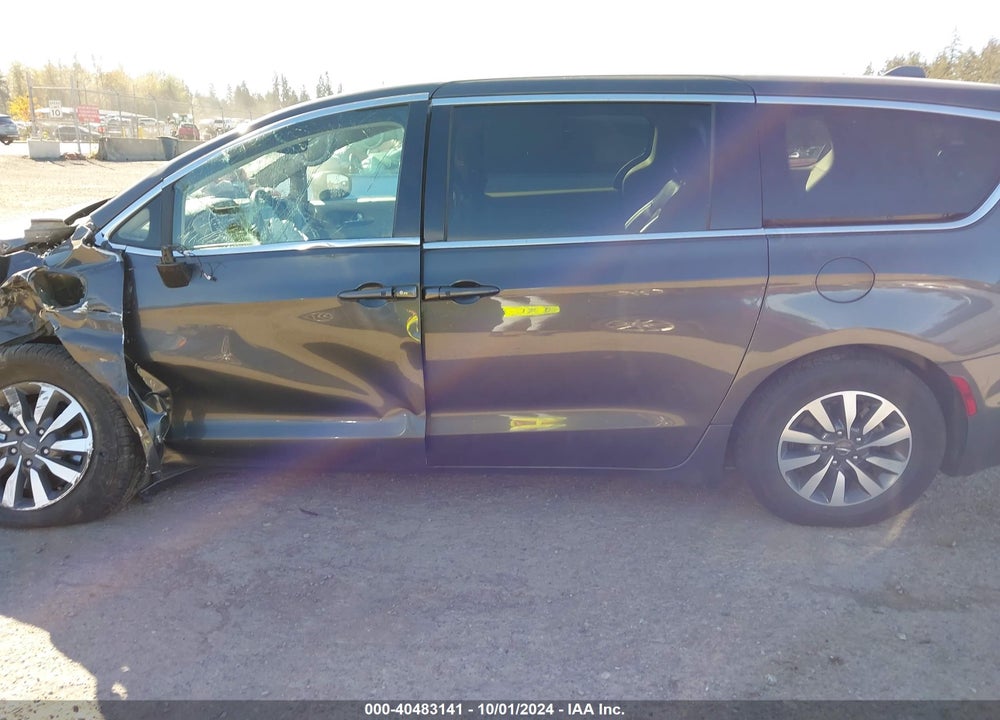 2022 CHRYSLER PACIFICA HYBRID TOURING L VIN: 2C4RC1L7XNR184194