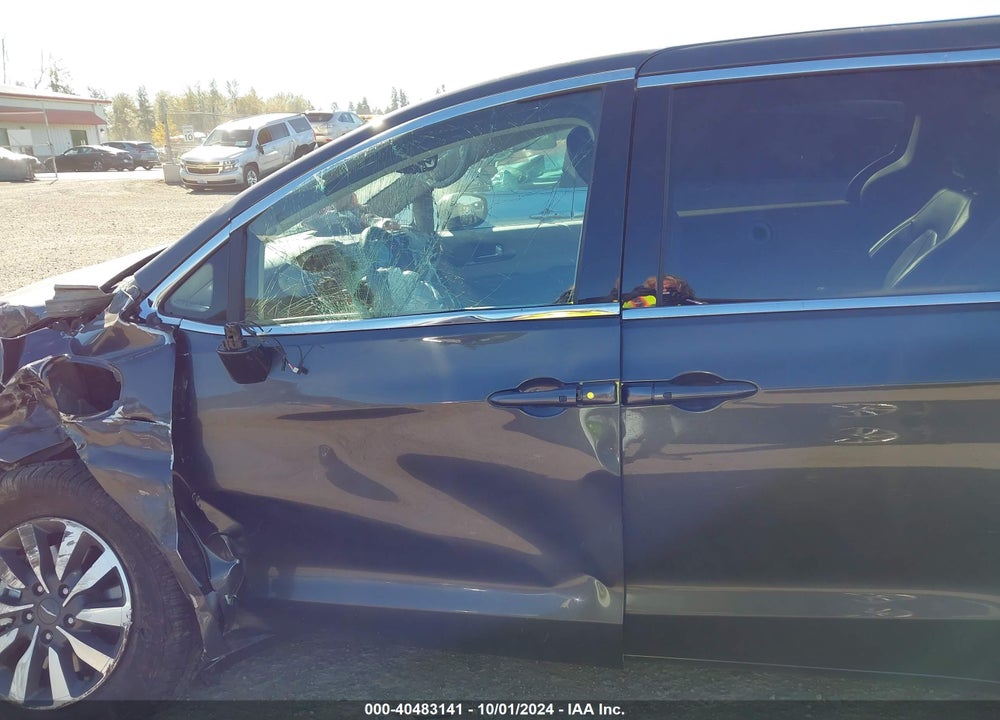 2022 CHRYSLER PACIFICA HYBRID TOURING L VIN: 2C4RC1L7XNR184194