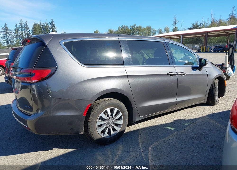 2022 CHRYSLER PACIFICA HYBRID TOURING L VIN: 2C4RC1L7XNR184194