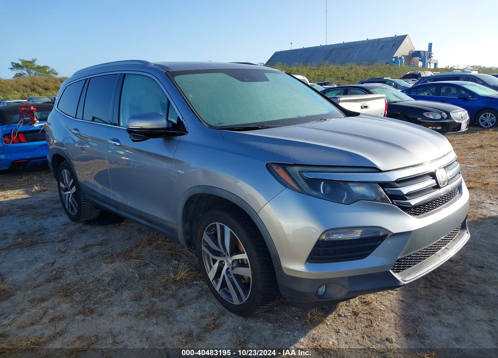 2018 HONDA PILOT TOURING VIN: 5FNYF5H92JB029116
