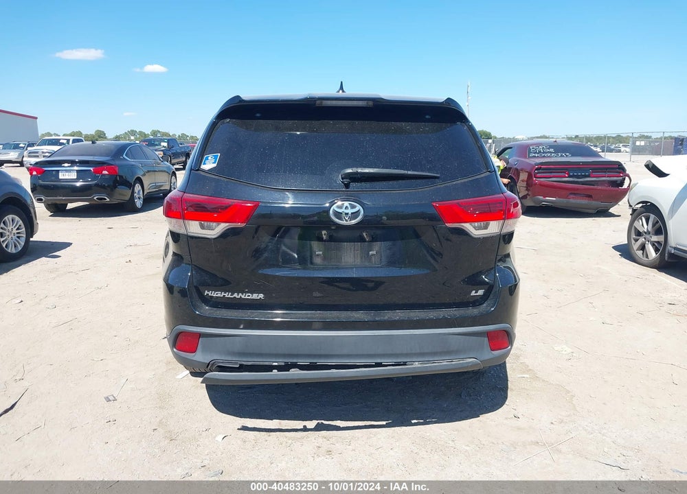 2017 TOYOTA HIGHLANDER LE PLUS VIN: 5TDZZRFH1HS187921
