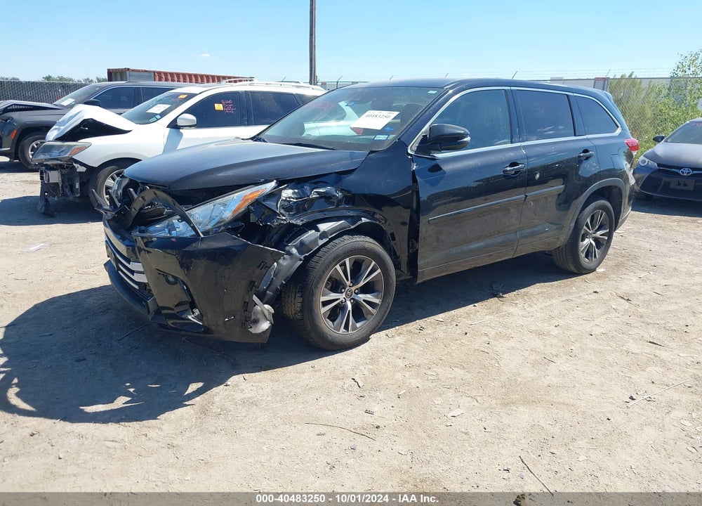 2017 TOYOTA HIGHLANDER LE PLUS VIN: 5TDZZRFH1HS187921