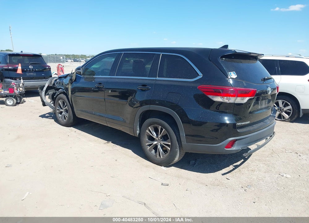2017 TOYOTA HIGHLANDER LE PLUS VIN: 5TDZZRFH1HS187921