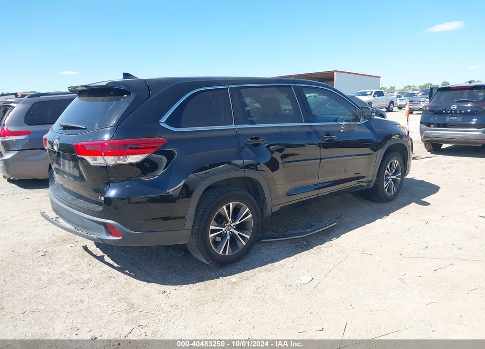 2017 TOYOTA HIGHLANDER LE PLUS VIN: 5TDZZRFH1HS187921