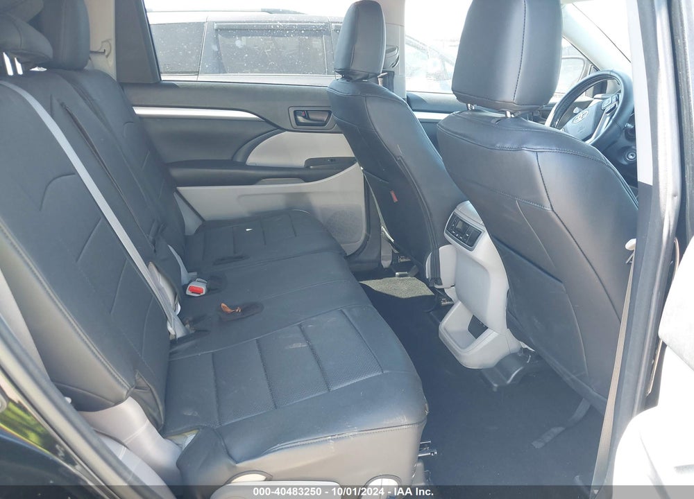 2017 TOYOTA HIGHLANDER LE PLUS VIN: 5TDZZRFH1HS187921