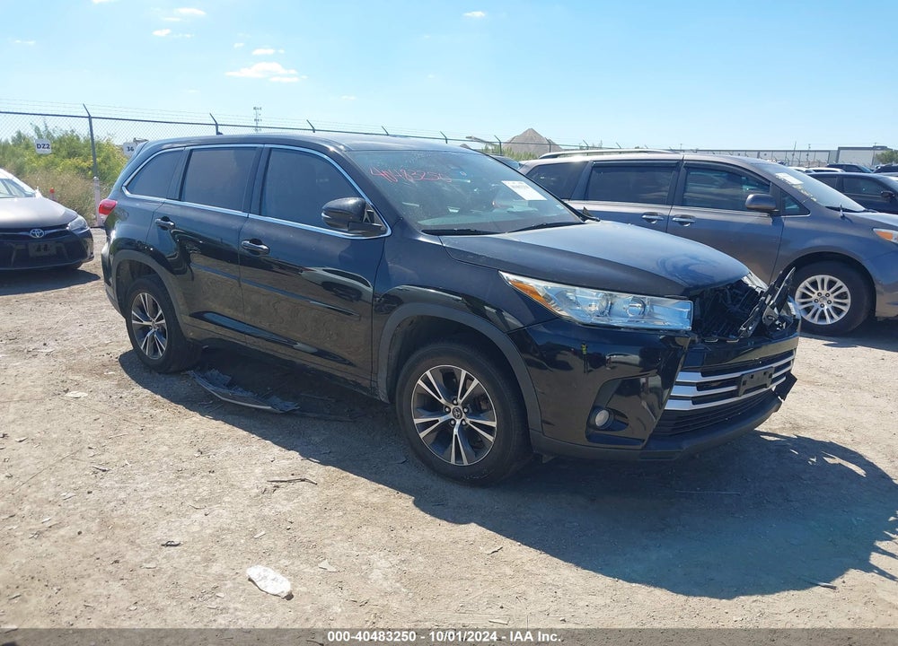 2017 TOYOTA HIGHLANDER LE PLUS VIN: 5TDZZRFH1HS187921