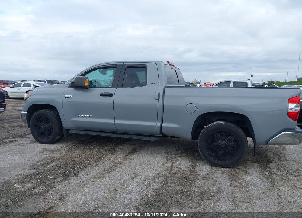 2018 TOYOTA TUNDRA SR5 5.7L V8 VIN: 5TFRY5F10JX238324
