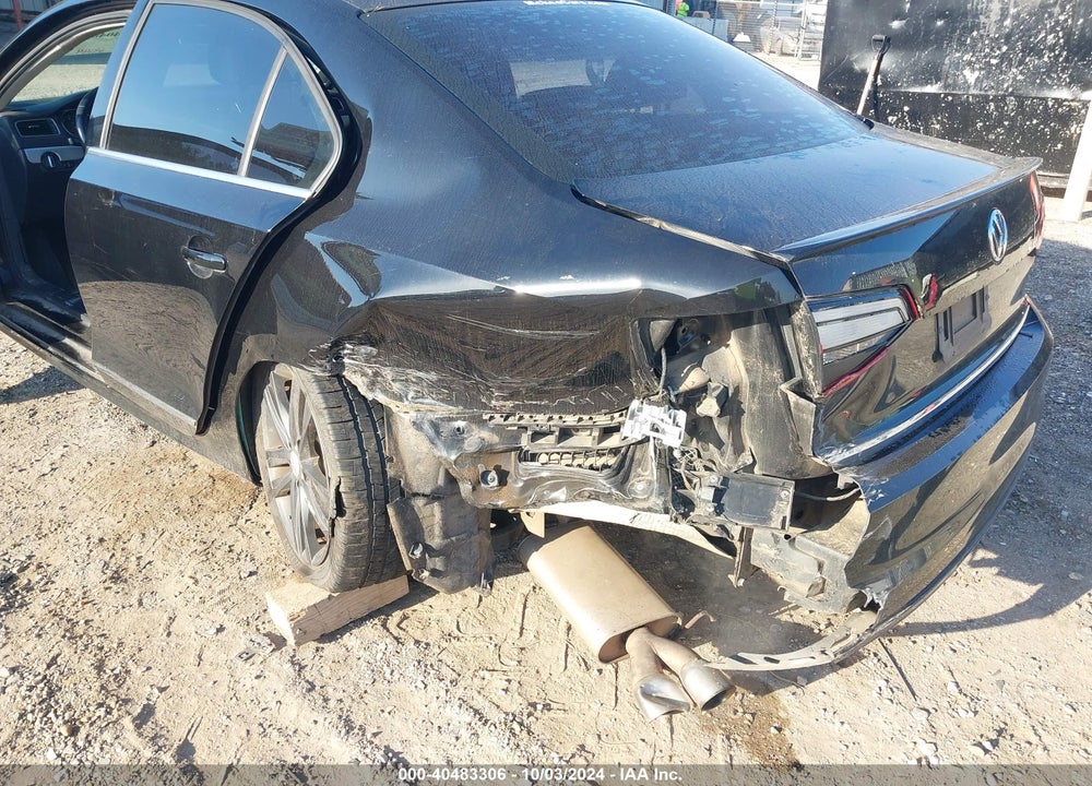 2018 VOLKSWAGEN JETTA 1.8T SEL VIN: 3VWL17AJXJM212605