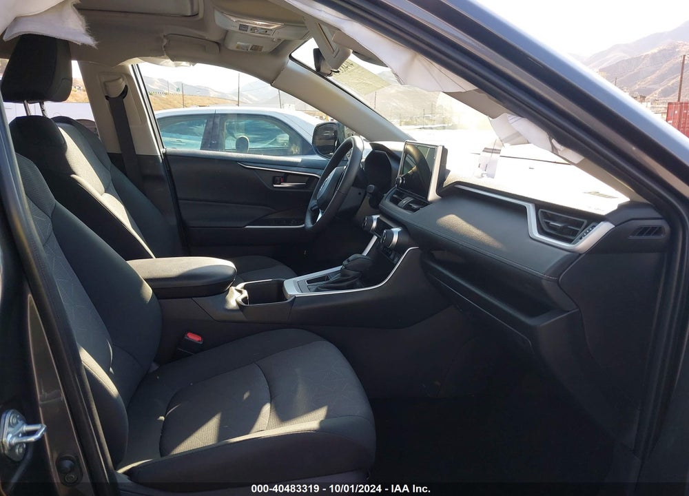 2024 TOYOTA RAV4 XLE VIN: 2T3W1RFV3RC291750