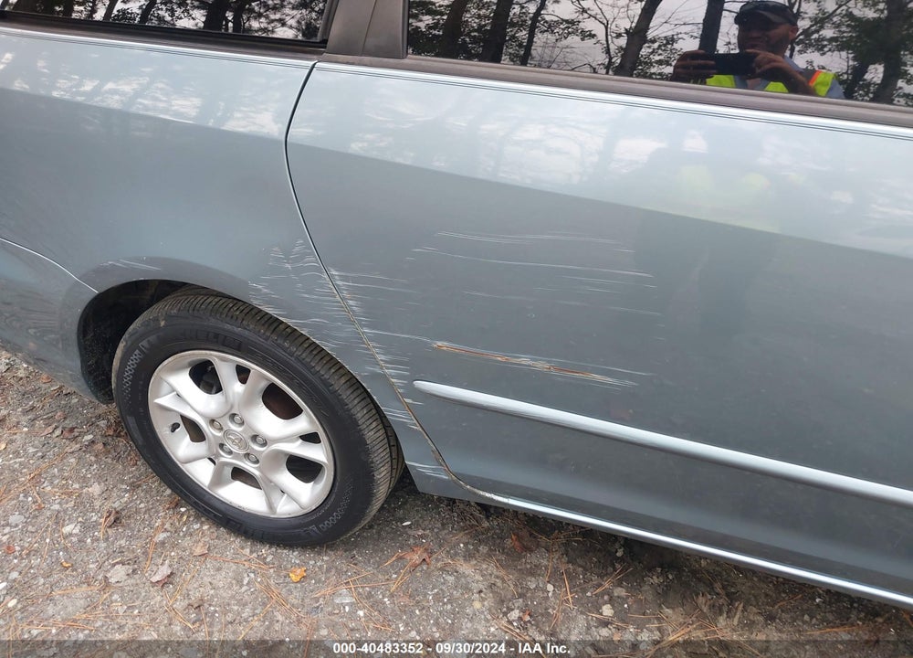 2005 TOYOTA SIENNA XLE VIN: 5TDZA22C15S370191