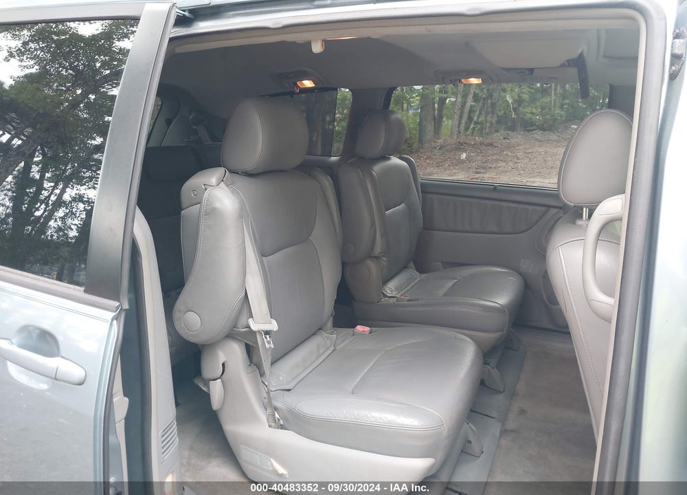 2005 TOYOTA SIENNA XLE VIN: 5TDZA22C15S370191