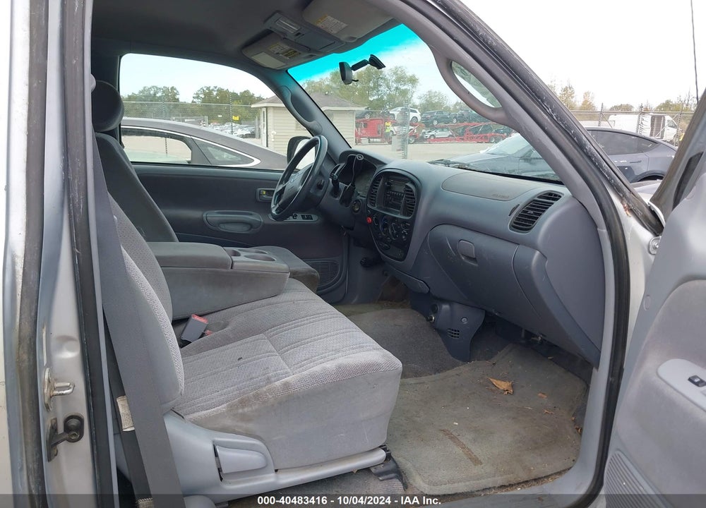 2000 TOYOTA TUNDRA SR5 V8 VIN: 5TBBT4414YS049407
