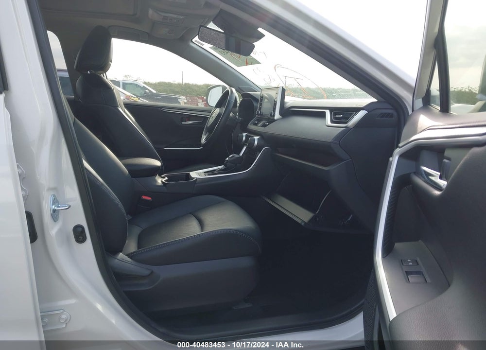 2021 TOYOTA RAV4 VIN: JTMY1RFV2MD083713