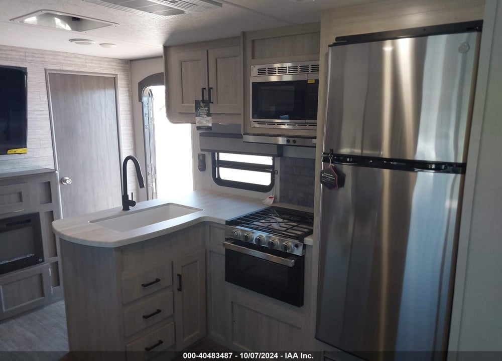 2024 FOREST RIVER AURORA SKY SERIES 34 VIN: 5ZT2ARZB4RX030099