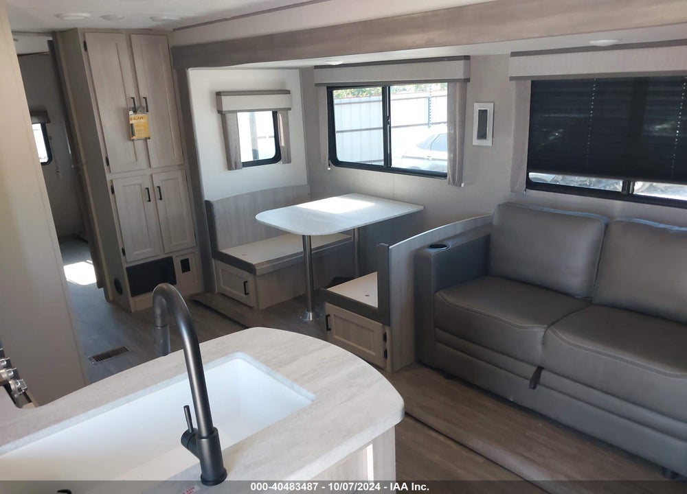 2024 FOREST RIVER AURORA SKY SERIES 34 VIN: 5ZT2ARZB4RX030099