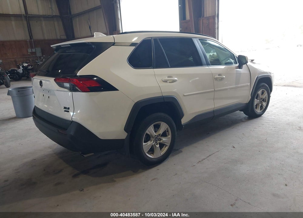 2021 TOYOTA RAV4 XLE VIN: 2T3P1RFV8MW167288