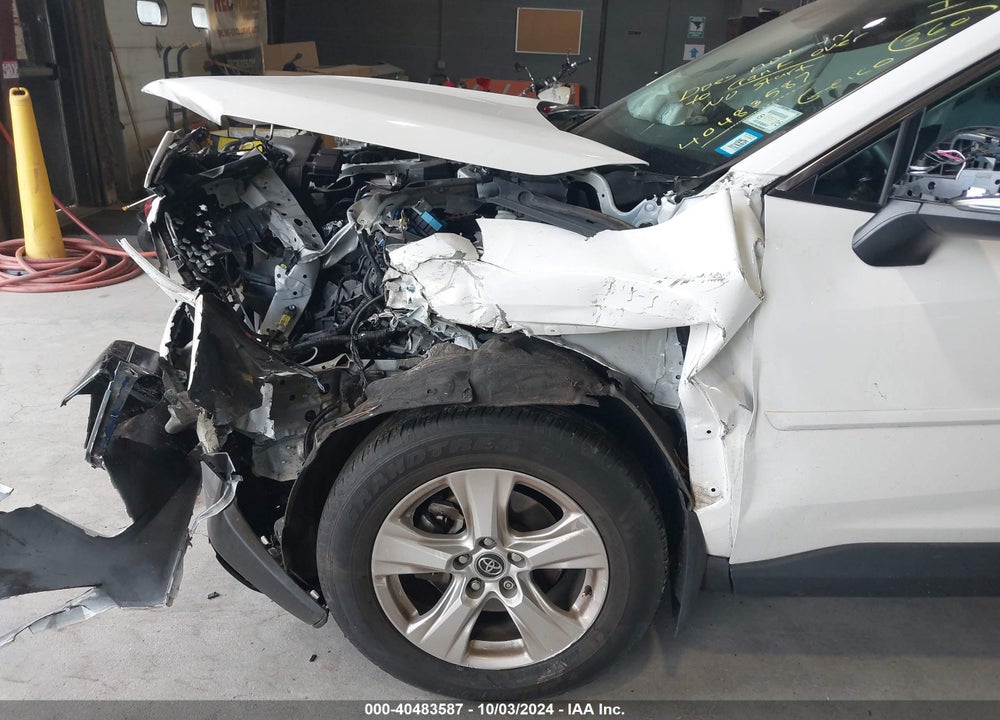 2021 TOYOTA RAV4 XLE VIN: 2T3P1RFV8MW167288