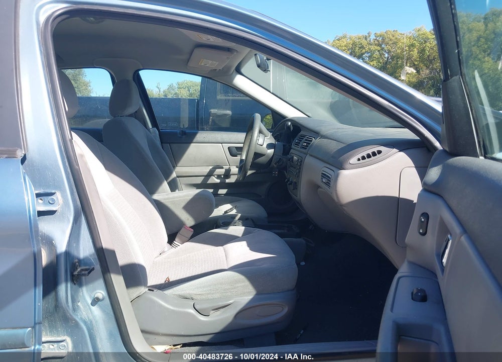 2005 FORD TAURUS SE VIN: 1FAFP53U85A268187