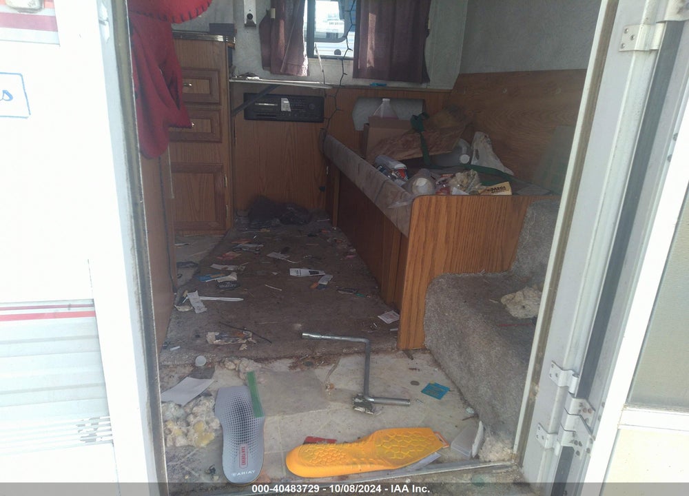 1996 JAYCO 5TH WHEEL VIN: 1UJCJ02K5T52A0125