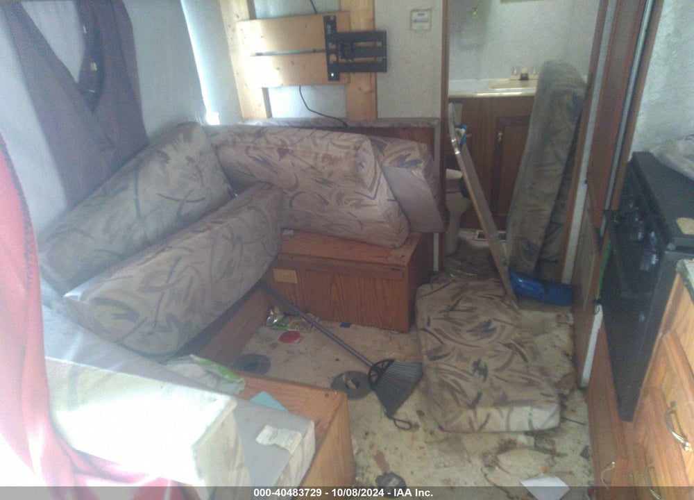 1996 JAYCO 5TH WHEEL VIN: 1UJCJ02K5T52A0125