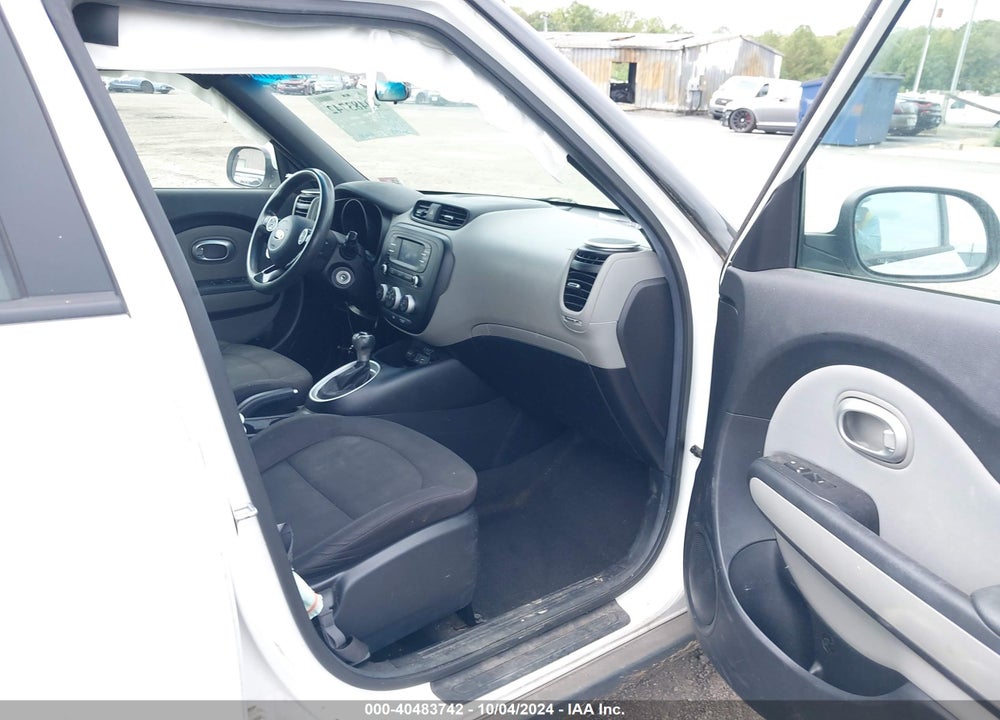 2015 KIA SOUL VIN: KNDJN2A2XF7181996