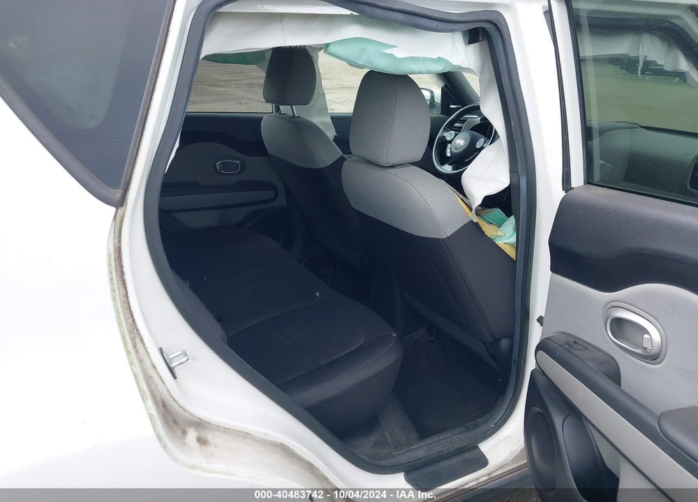 2015 KIA SOUL VIN: KNDJN2A2XF7181996