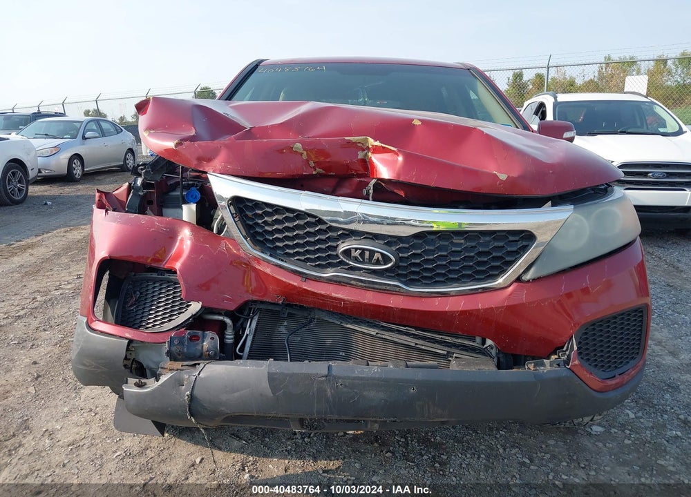 2011 KIA SORENTO LX VIN: 5XYKTCA14BG006325