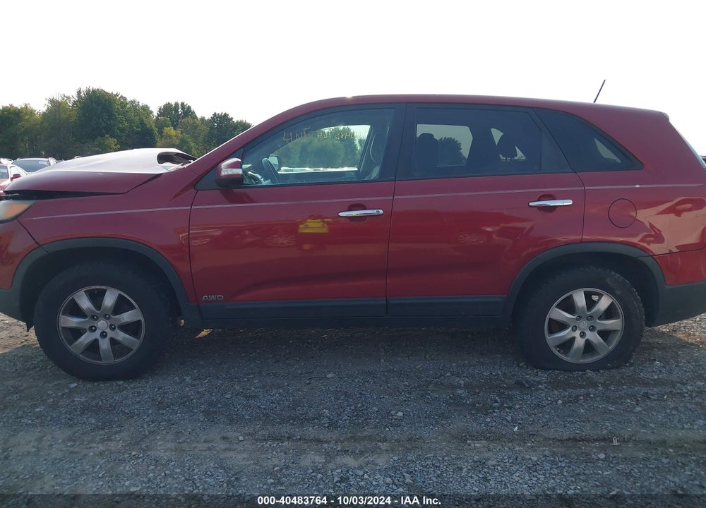 2011 KIA SORENTO LX VIN: 5XYKTCA14BG006325