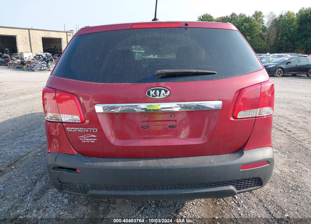 2011 KIA SORENTO LX VIN: 5XYKTCA14BG006325