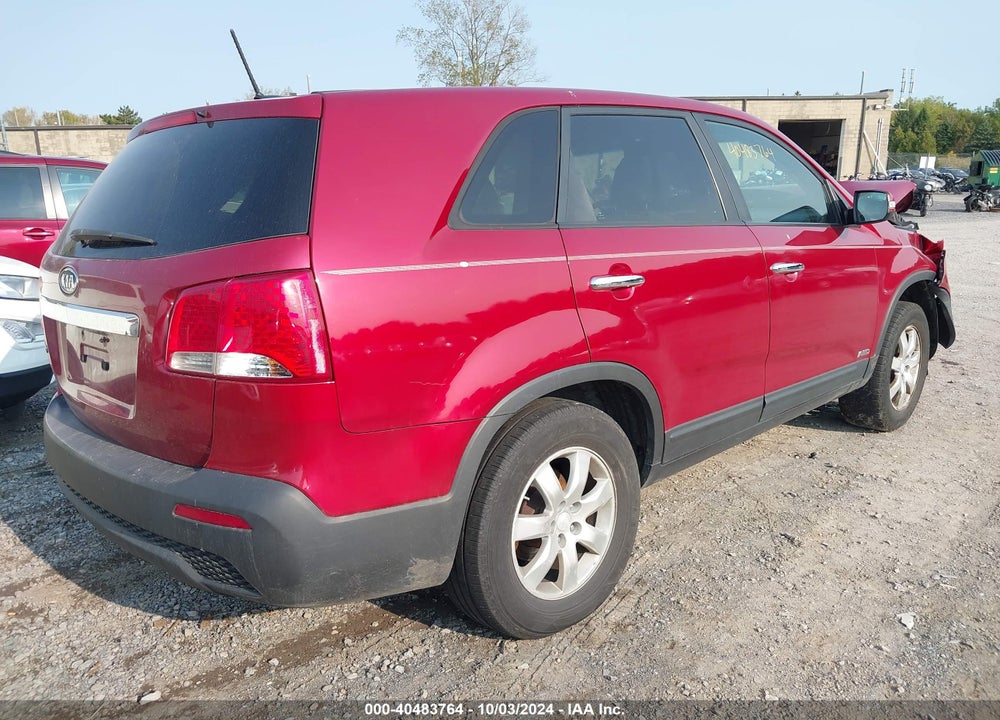 2011 KIA SORENTO LX VIN: 5XYKTCA14BG006325