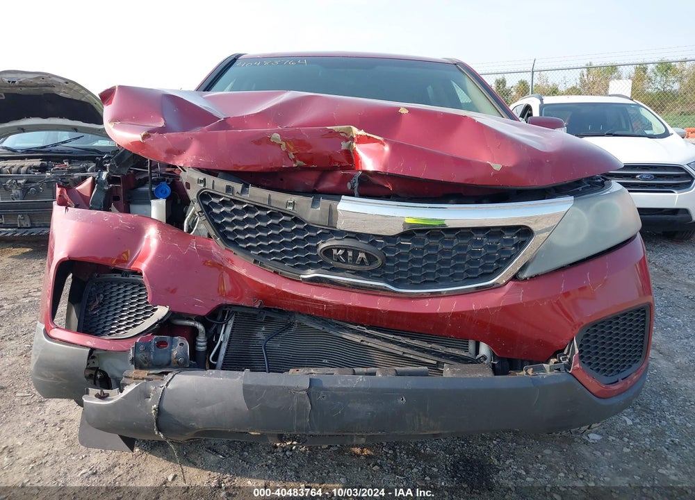 2011 KIA SORENTO LX VIN: 5XYKTCA14BG006325