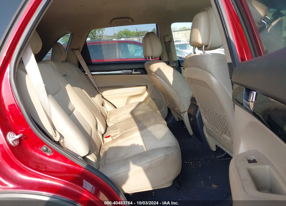 2011 KIA SORENTO LX VIN: 5XYKTCA14BG006325