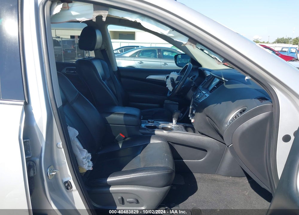 2017 NISSAN PATHFINDER SL VIN: 5N1DR2MM4HC694438