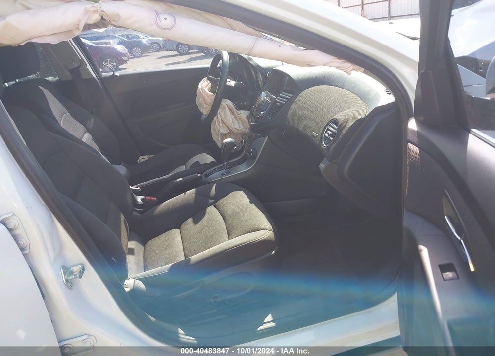 2014 CHEVROLET CRUZE 1LT AUTO VIN: 1G1PC5SB0E7209814