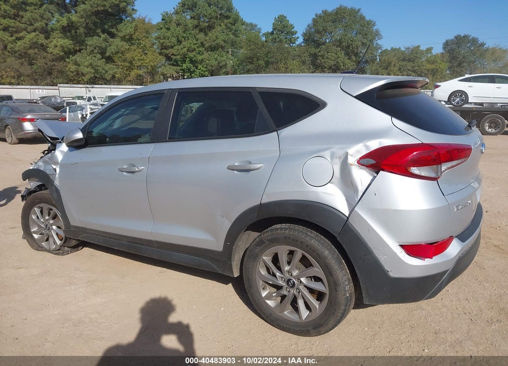 2017 HYUNDAI TUCSON SE VIN: KM8J23A40HU539297