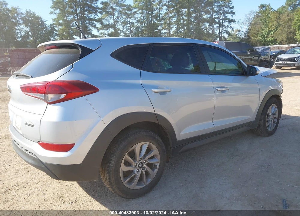 2017 HYUNDAI TUCSON SE VIN: KM8J23A40HU539297