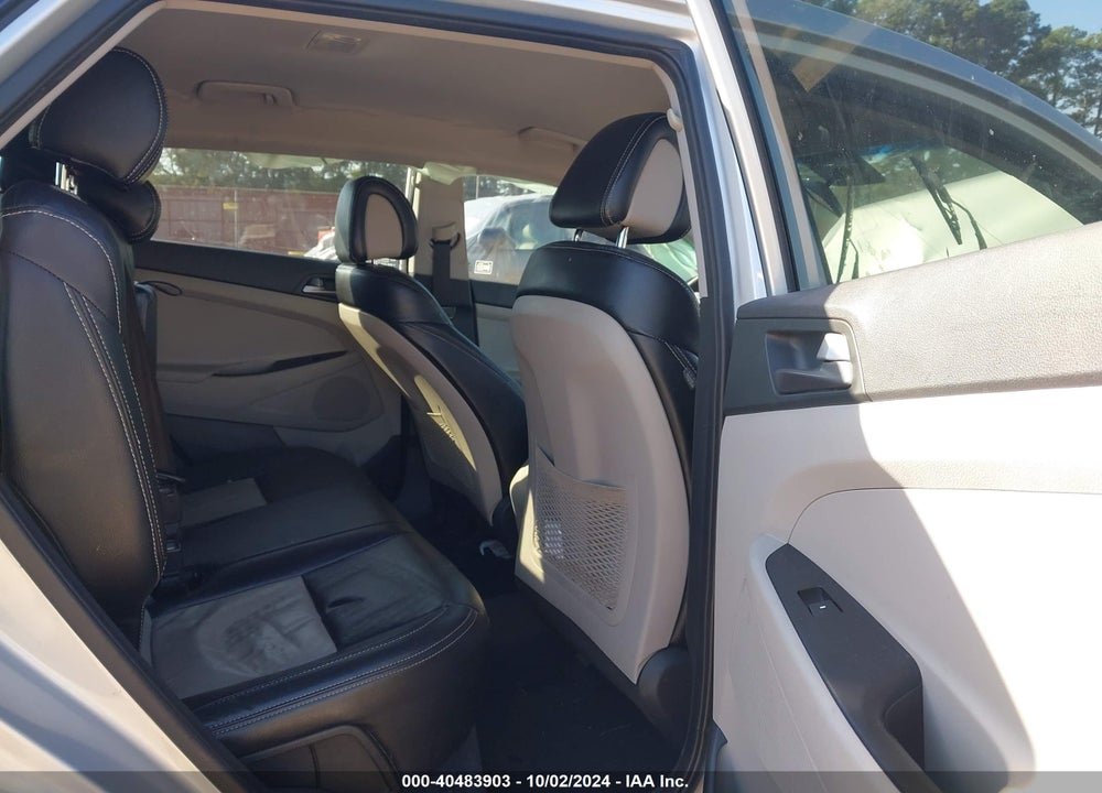2017 HYUNDAI TUCSON SE VIN: KM8J23A40HU539297